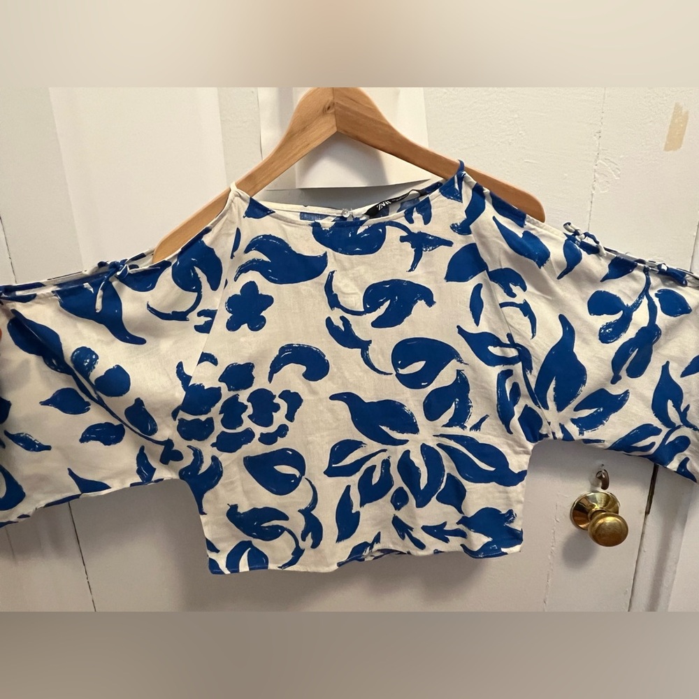 Zara summer patterned shoulder revealing crop shirt